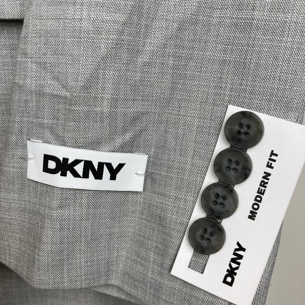 DKNY Mens Modern fit Nested 2-Pc Suit 44S/38W 30L Light Grey